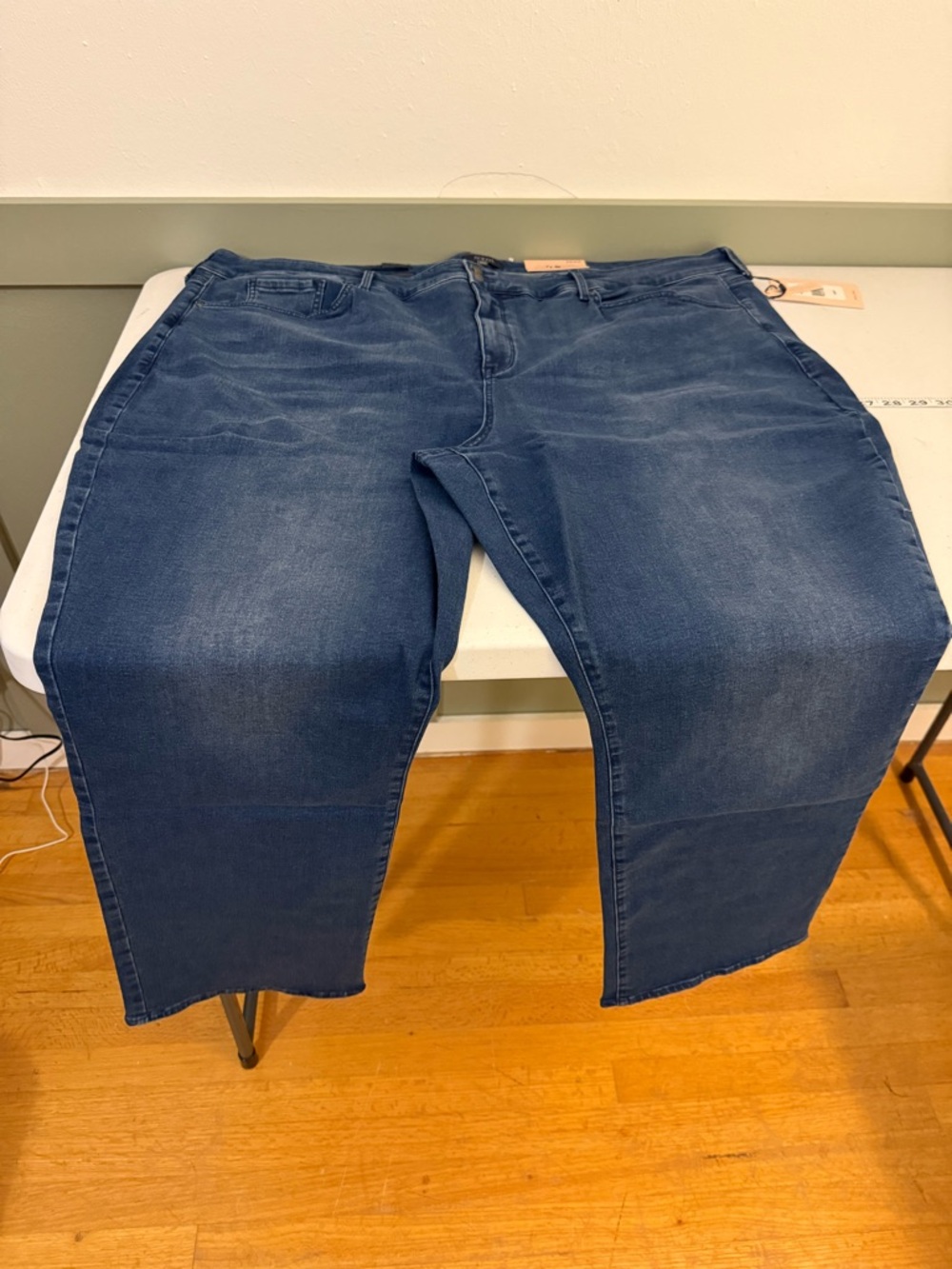 NYDJ Straight-Leg Jeans in Dark Blue Wash